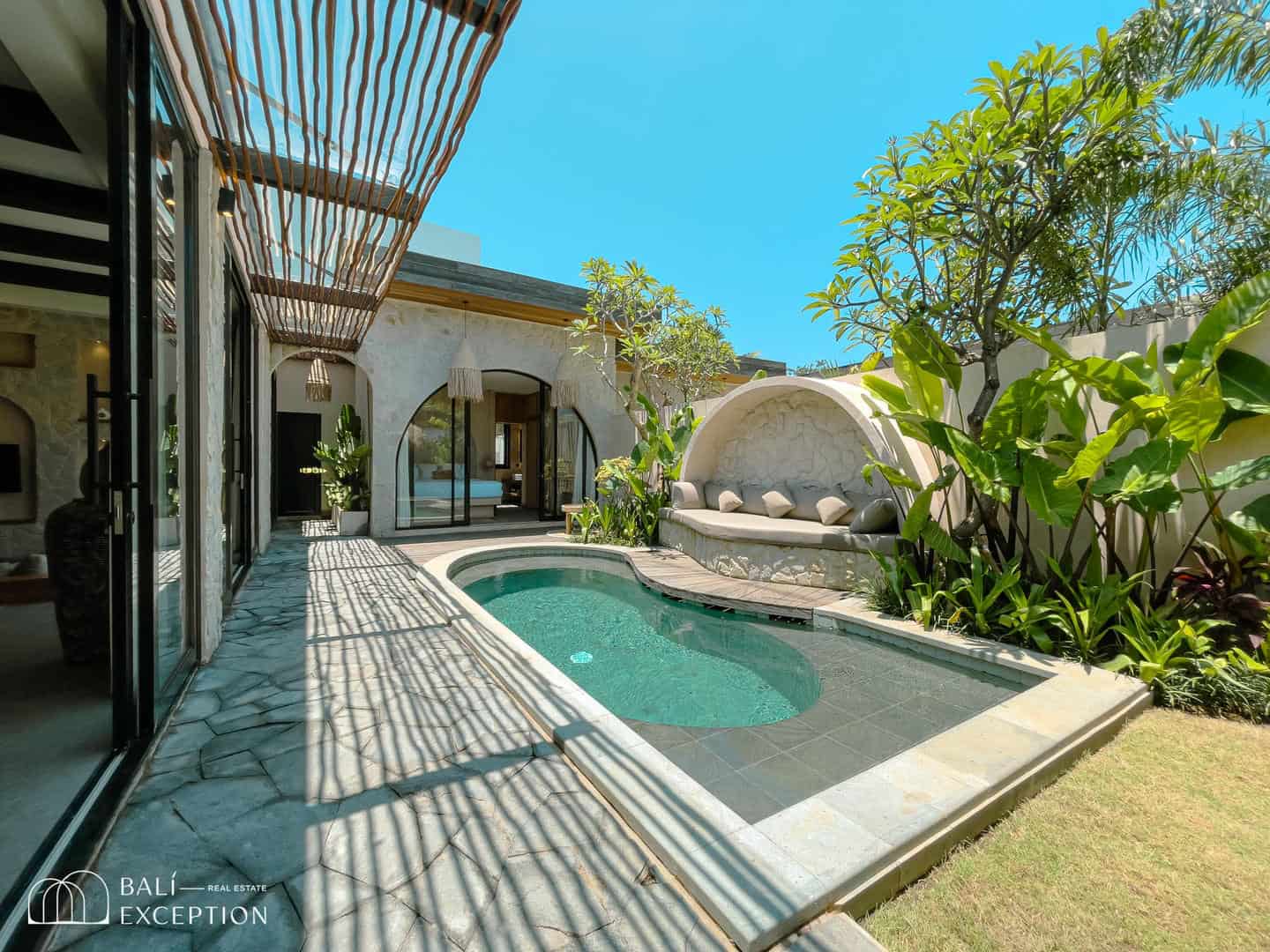 READY NOW 3 BEDROOM VILLA FOR SALE LEASEHOLD IN ULUWATU BE-1013 